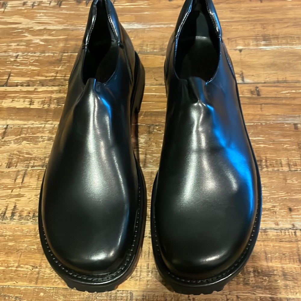 Donald J Pliner Size 14 Black Leather Stretch Shoes